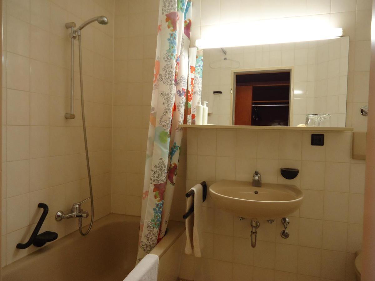Enjoyhotel Garni Korntal Stuttgart B&B Parkplatz Sprinter Eksteriør bilde
