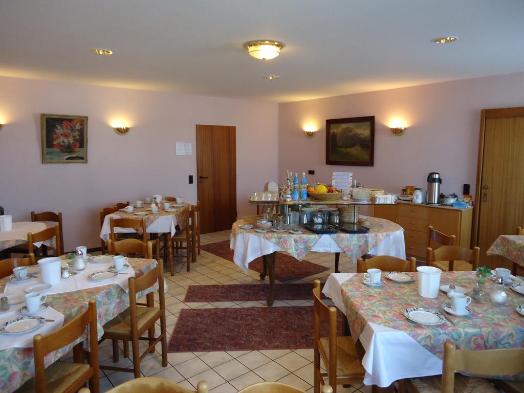 Enjoyhotel Garni Korntal Stuttgart B&B Parkplatz Sprinter Eksteriør bilde