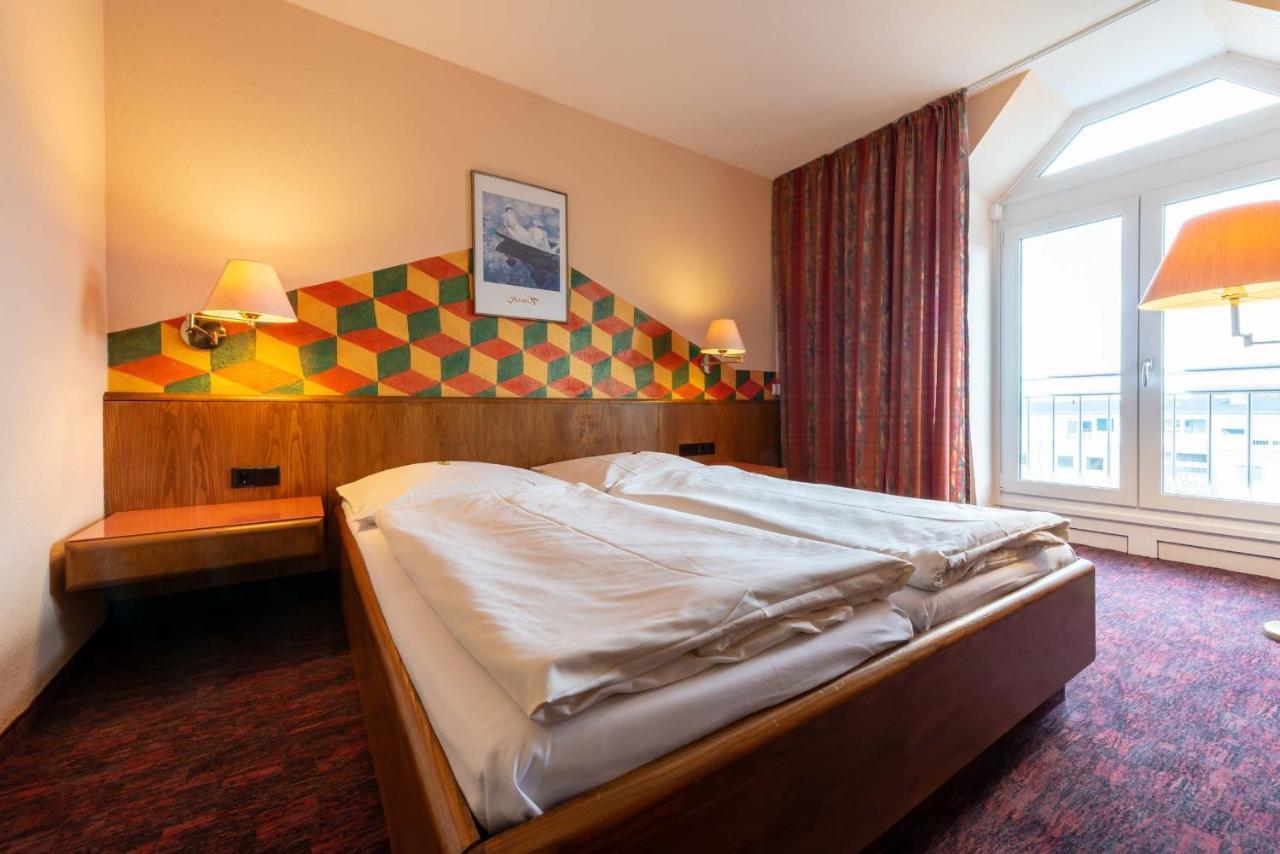 Enjoyhotel Garni Korntal Stuttgart B&B Parkplatz Sprinter Eksteriør bilde