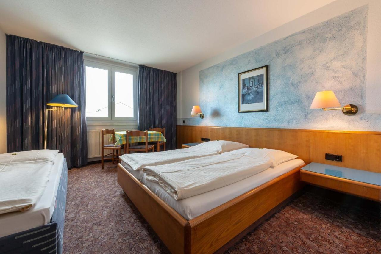 Enjoyhotel Garni Korntal Stuttgart B&B Parkplatz Sprinter Eksteriør bilde