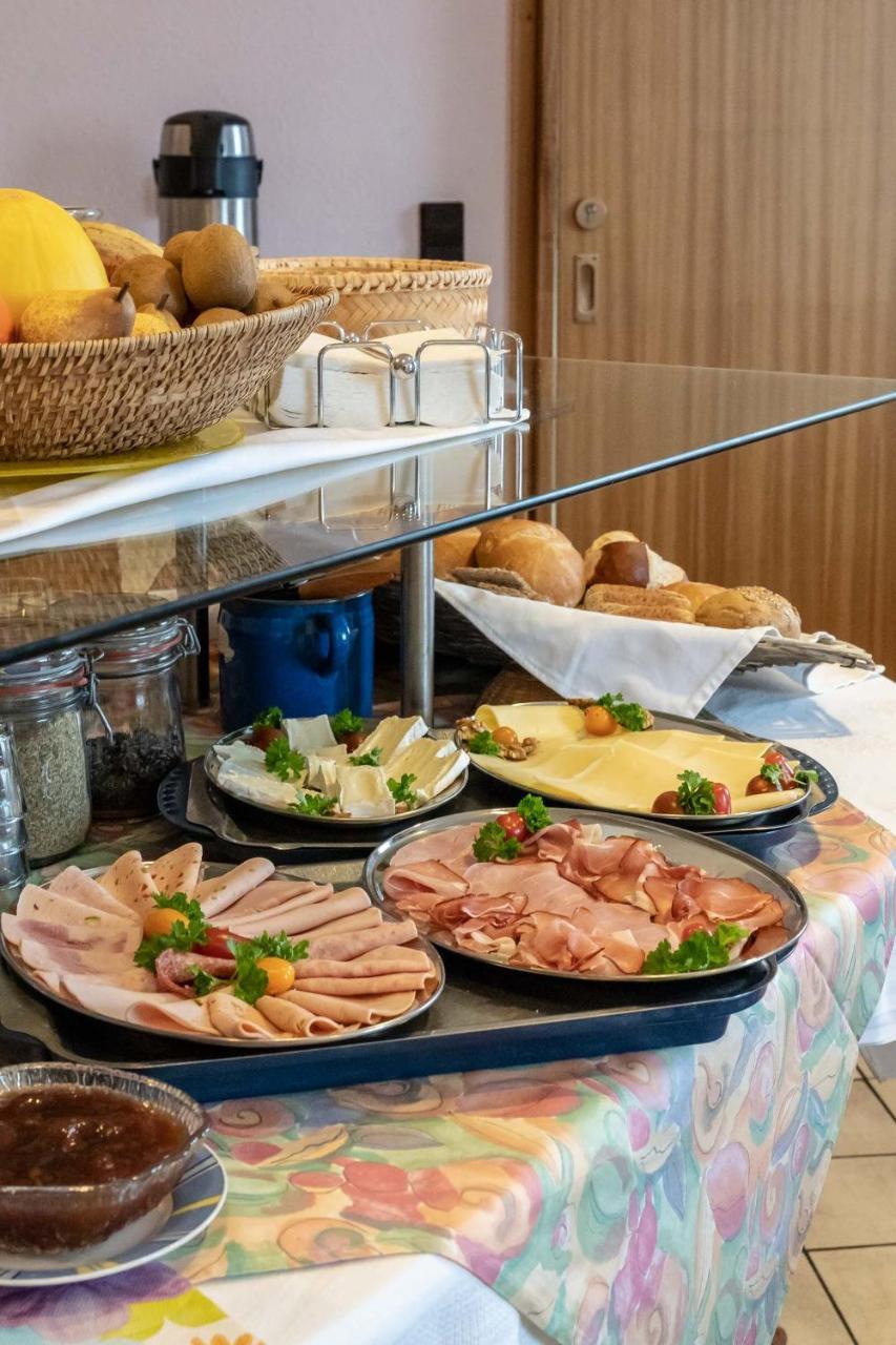 Enjoyhotel Garni Korntal Stuttgart B&B Parkplatz Sprinter Eksteriør bilde
